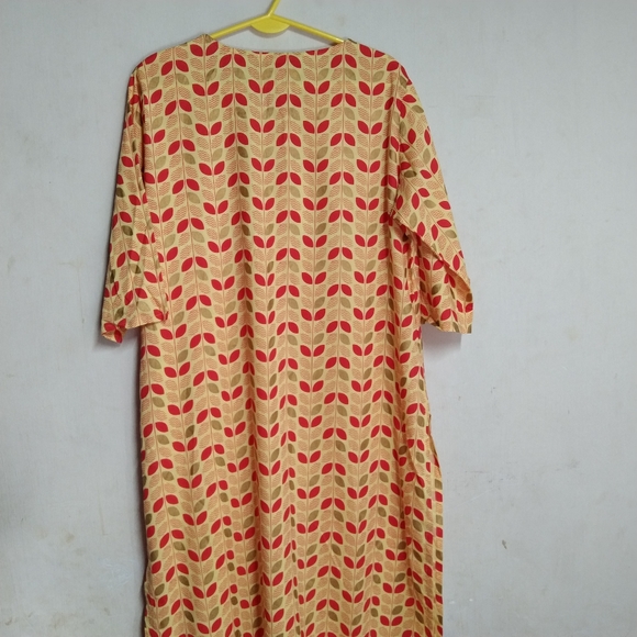 (RESERVED)UK XL size Straight Kurtha with 3/4 sleeve - Picture 3 of 7